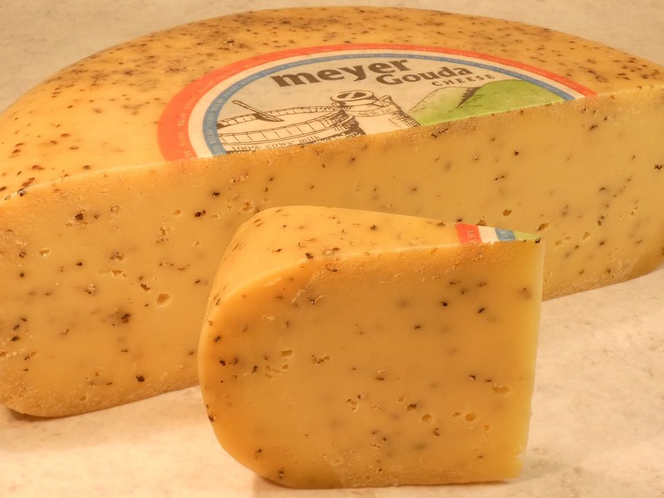 Cracked Pepper Gouda